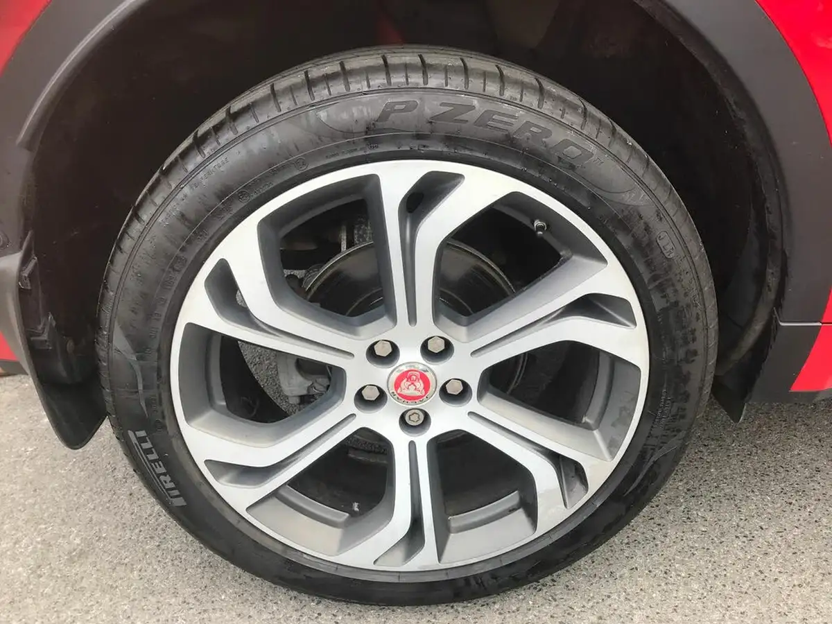 2018-jaguar-e-pace-20-i4d-first-edition-big-26
