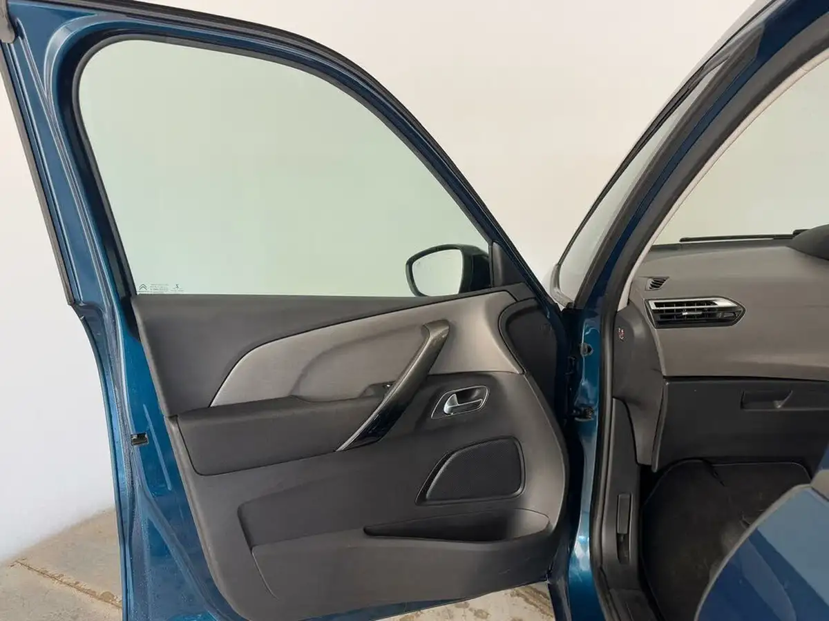 2022-citroen-grand-c4-spacetourer-12-puretech-shine-eat8-big-8