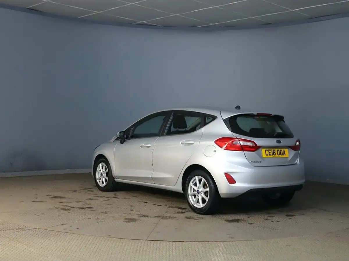 2018-ford-fiesta-10t-zetec-5d-big-3