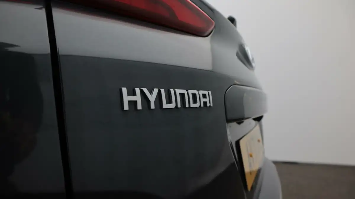 2022-hyundai-kona-16-gdi-premium-big-21