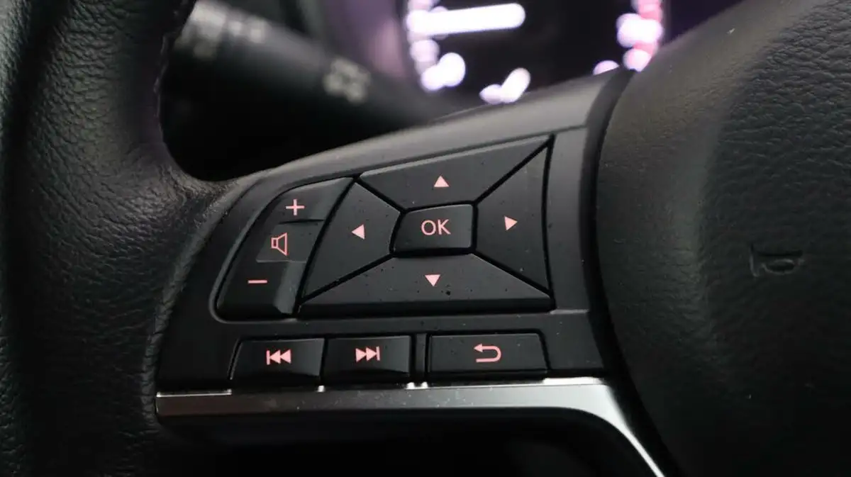 2023-nissan-juke-10-dig-t-n-connecta-big-22