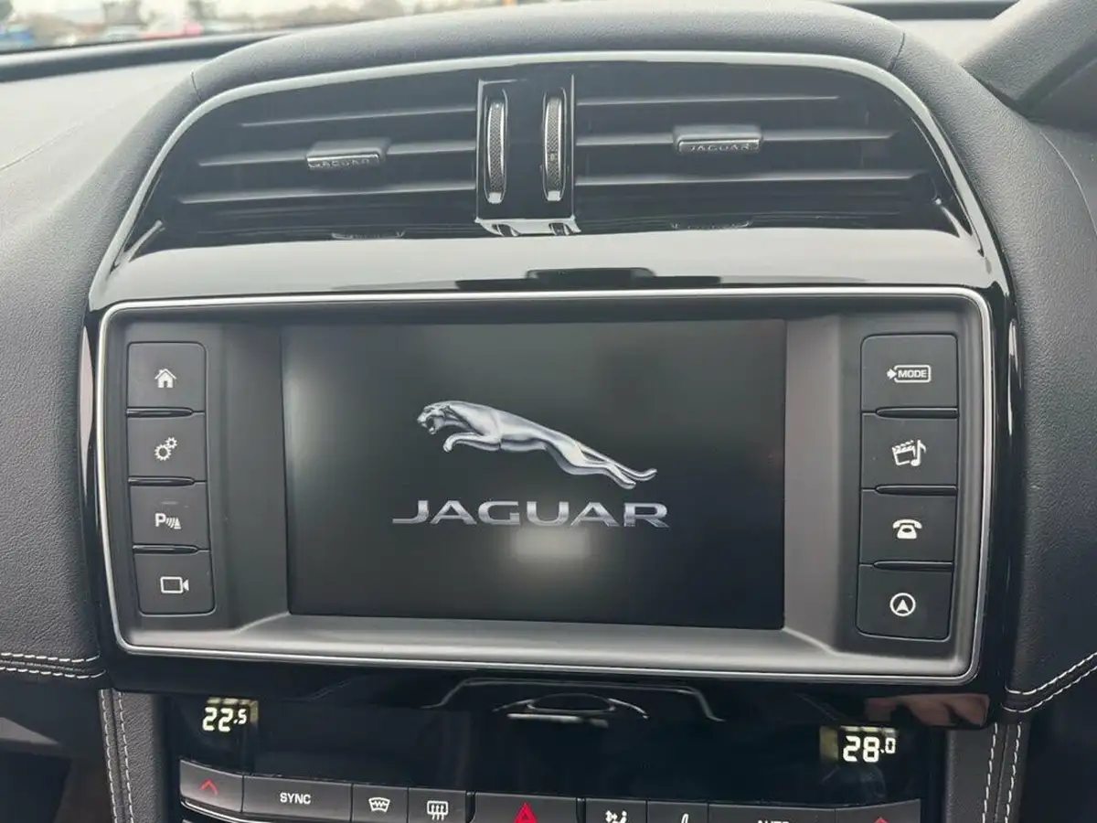2016-jaguar-f-pace-20-i4d-r-sport-awd-auto-big-64