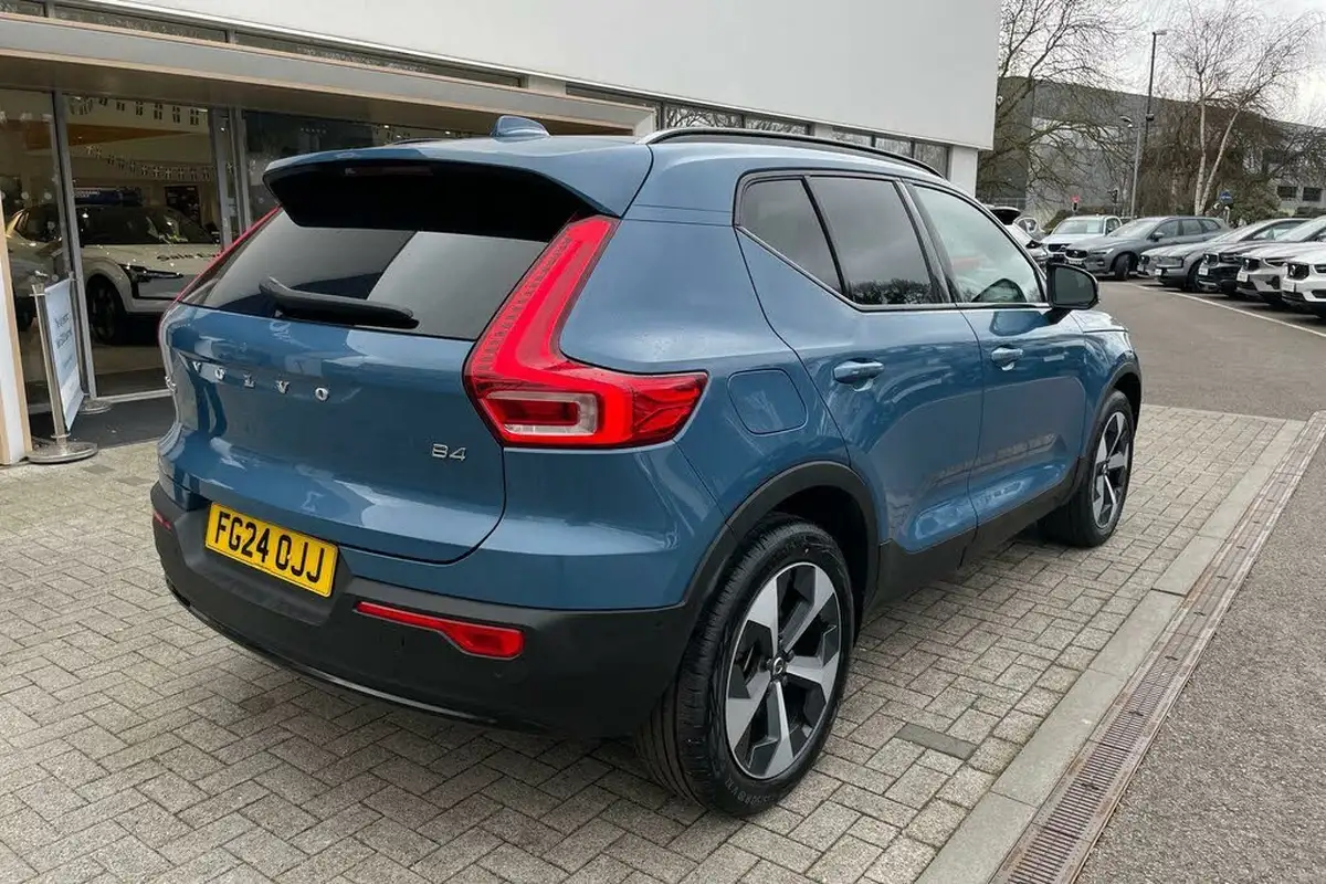2024-volvo-xc40-20-b4-plus-big-6