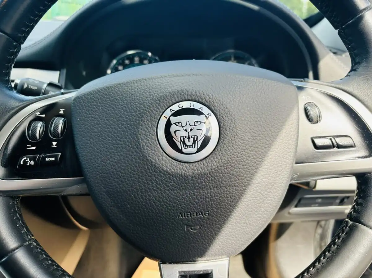 2013-jaguar-xf-30td-premium-luxury-ss-sportbrake-5d-auto-big-14