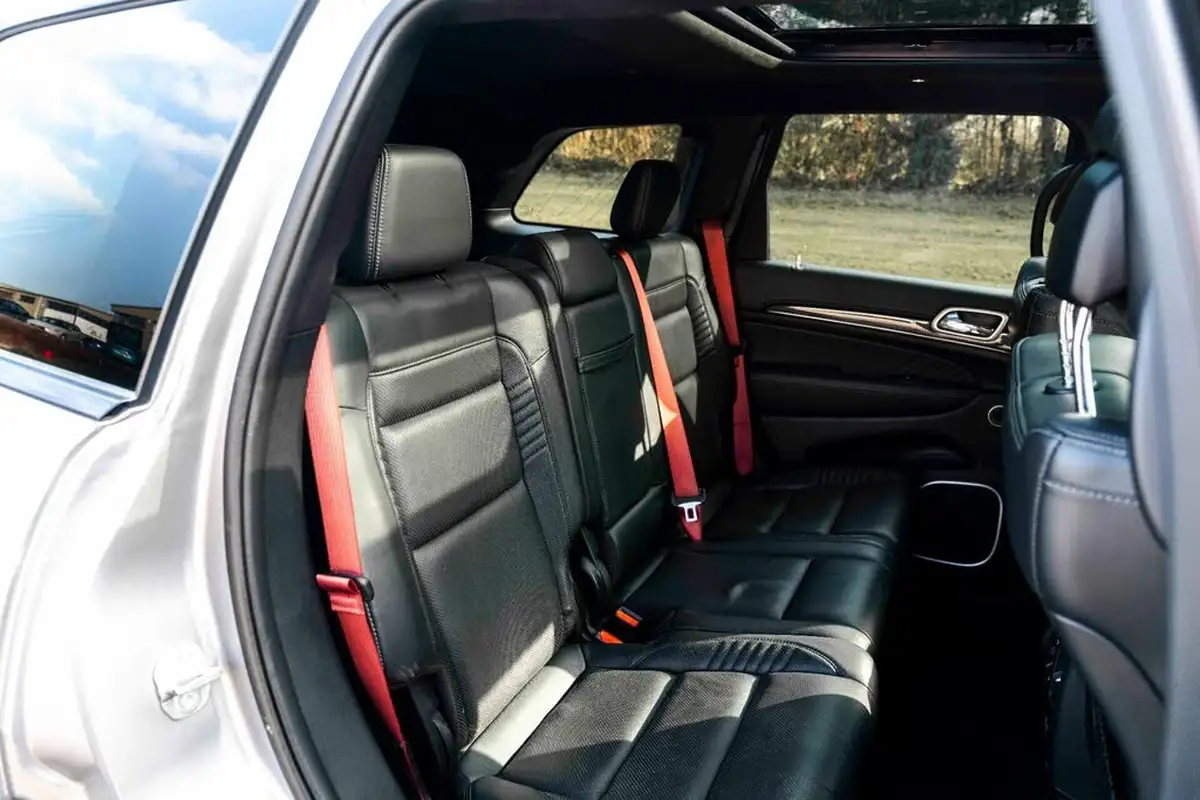 2019-jeep-grand-cherokee-62-hemi-trackhawk-big-12