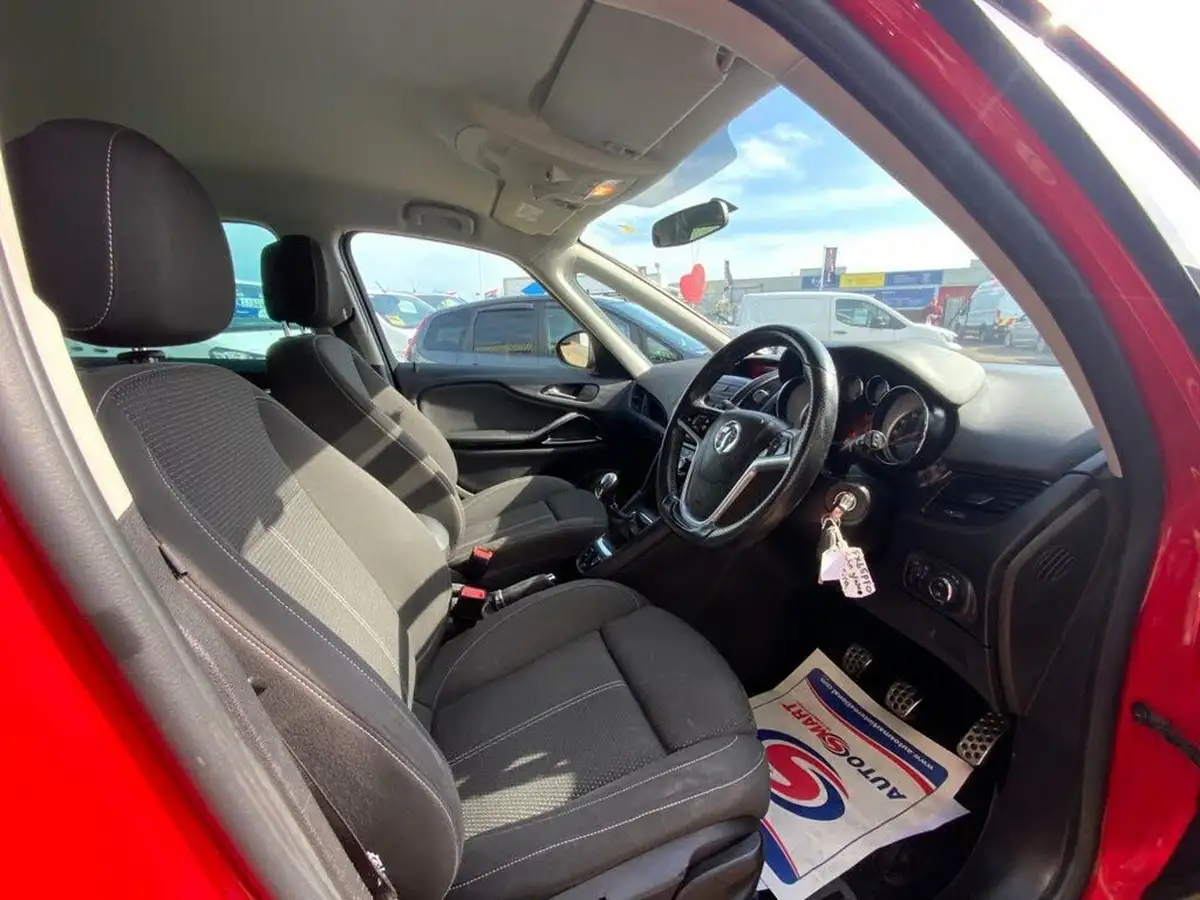 2015-vauxhall-zafira-tourer-14i-16v-turbo-sri-big-11