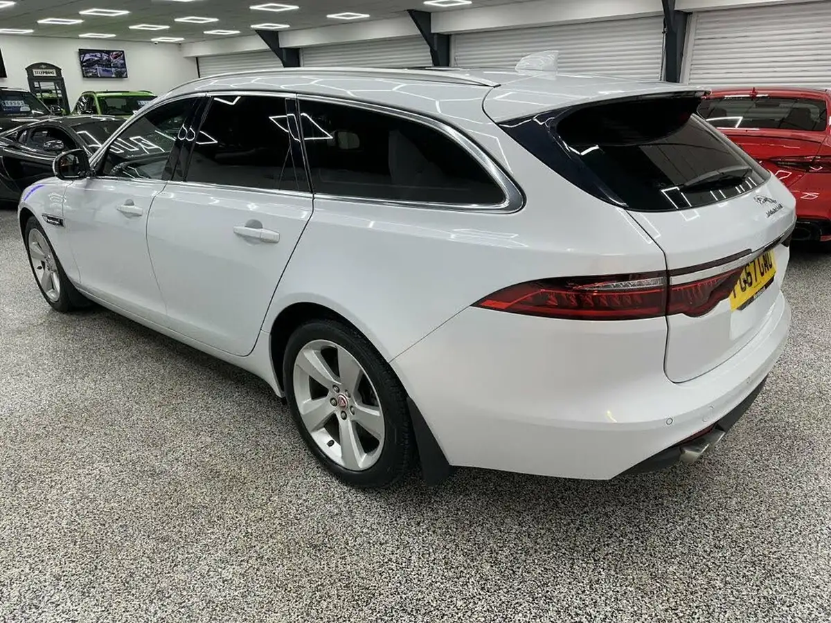 2017-jaguar-xf-20td-portfolio-180ps-sportbrake-5d-1999cc-auto-big-4