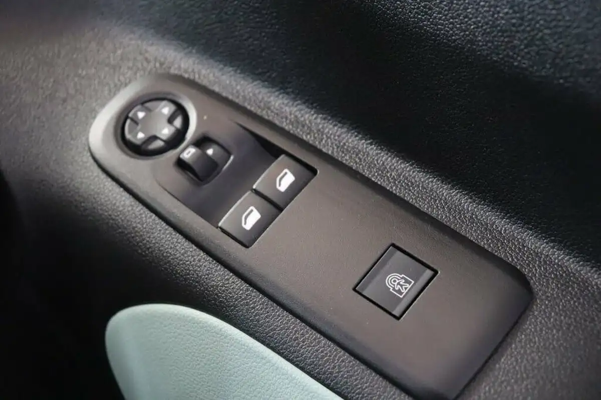2019-citroen-berlingo-12-puretech-feel-m-size-big-29