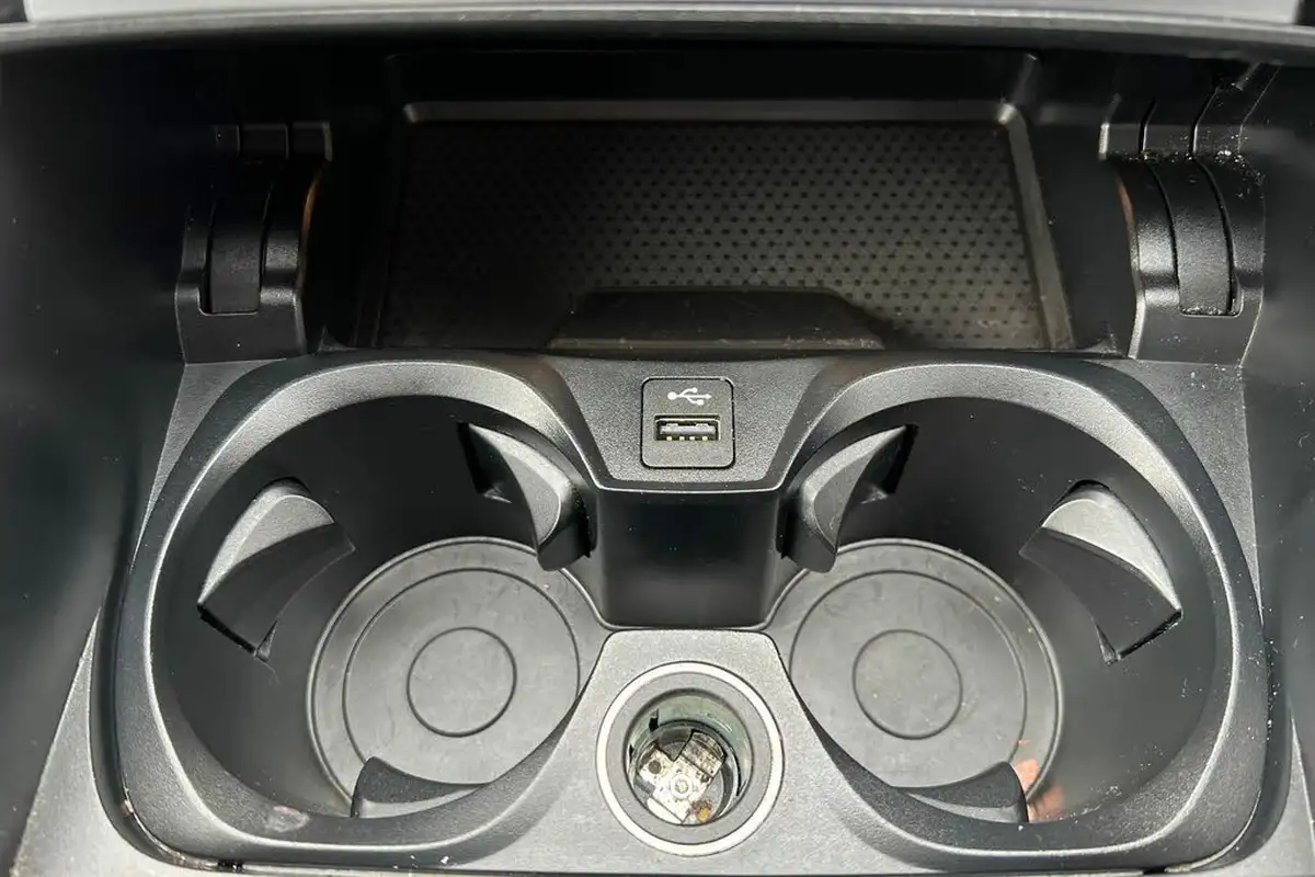 2021-bmw-3-series-20-330e-sport-pro-saloon-4d-big-32