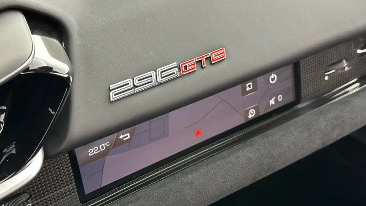 2022-ferrari-296-gtb-big-6