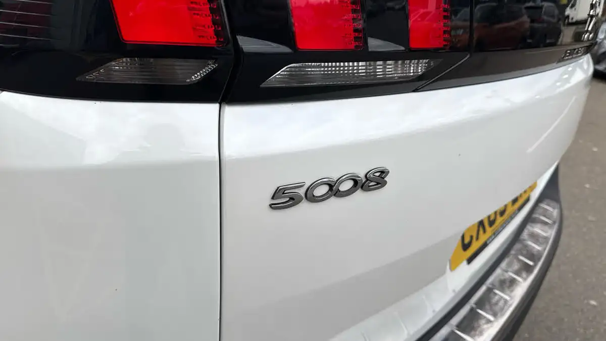 2019-peugeot-5008-suv-15-bluehdi-allure-eat8-big-43
