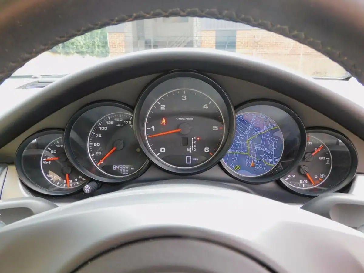 2014-porsche-panamera-30td-big-38