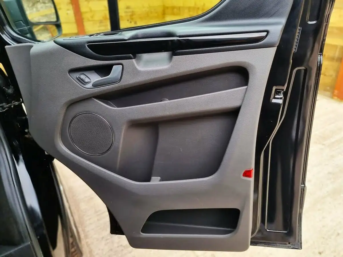 2022-ford-tourneo-custom-20tdci-320-l1-titanium-130pseu6dt-big-23