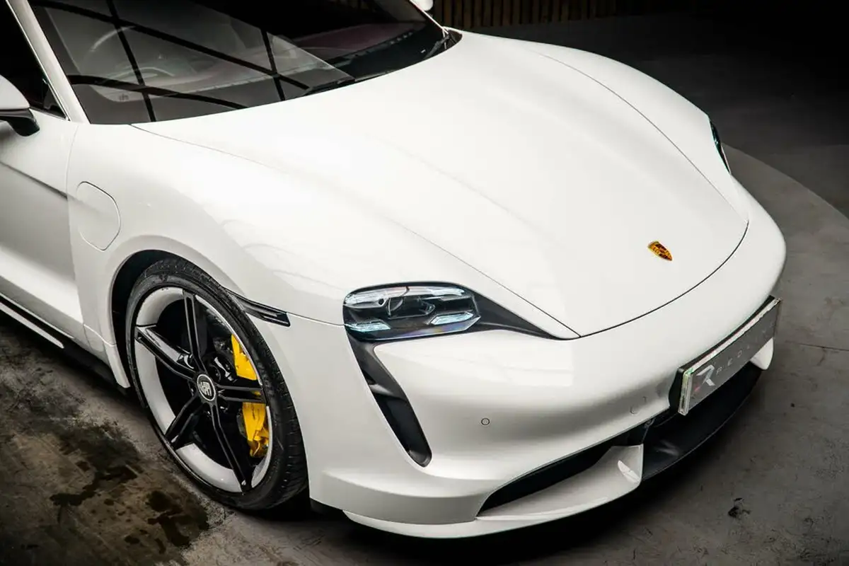 2021-porsche-taycan-e-turbo-performance-battery-plus-big-10