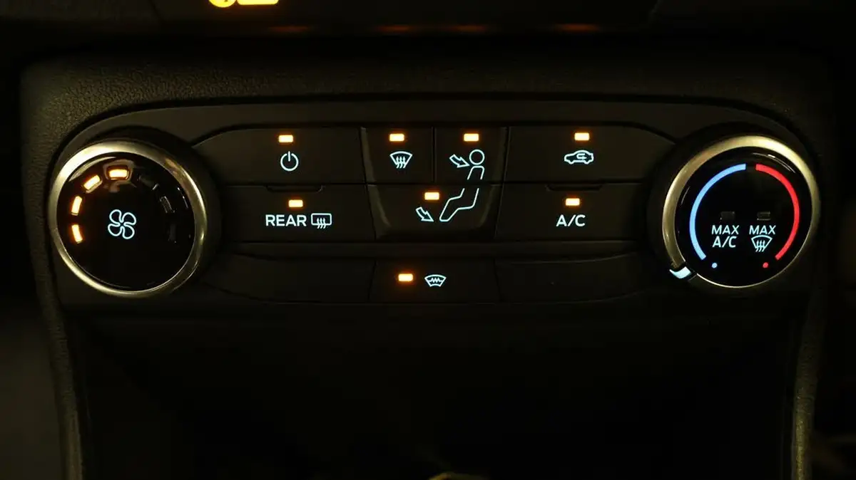 2019-ford-fiesta-10t-st-line-140ps-3d-big-12