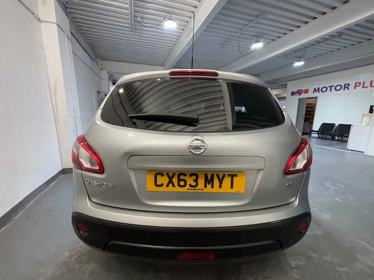 2013-nissan-qashqai-15td-360-big-4