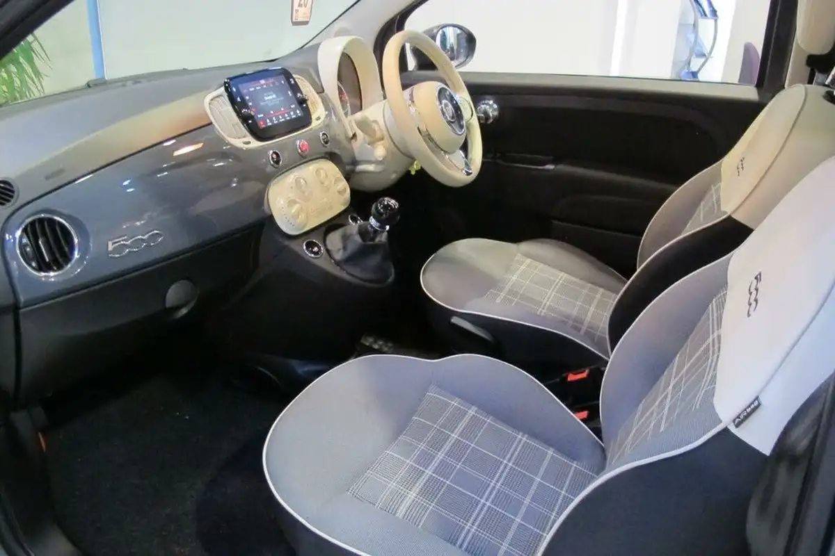 2020-fiat-500-10-lounge-big-4