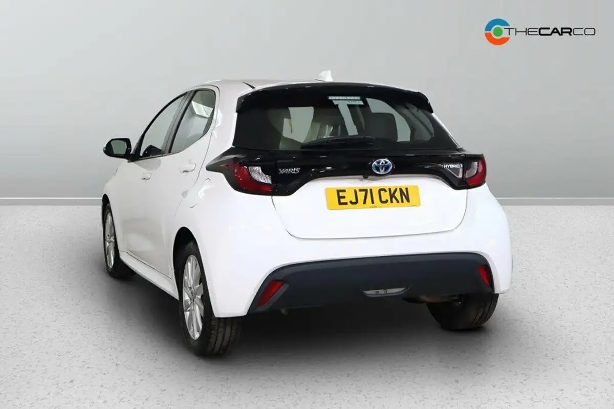 2022-toyota-yaris-15-vvt-i-icon-big-3