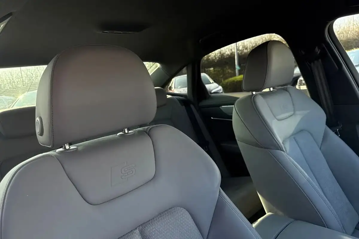 2022-audi-a6-saloon-20-40-tfsi-s-line-big-20