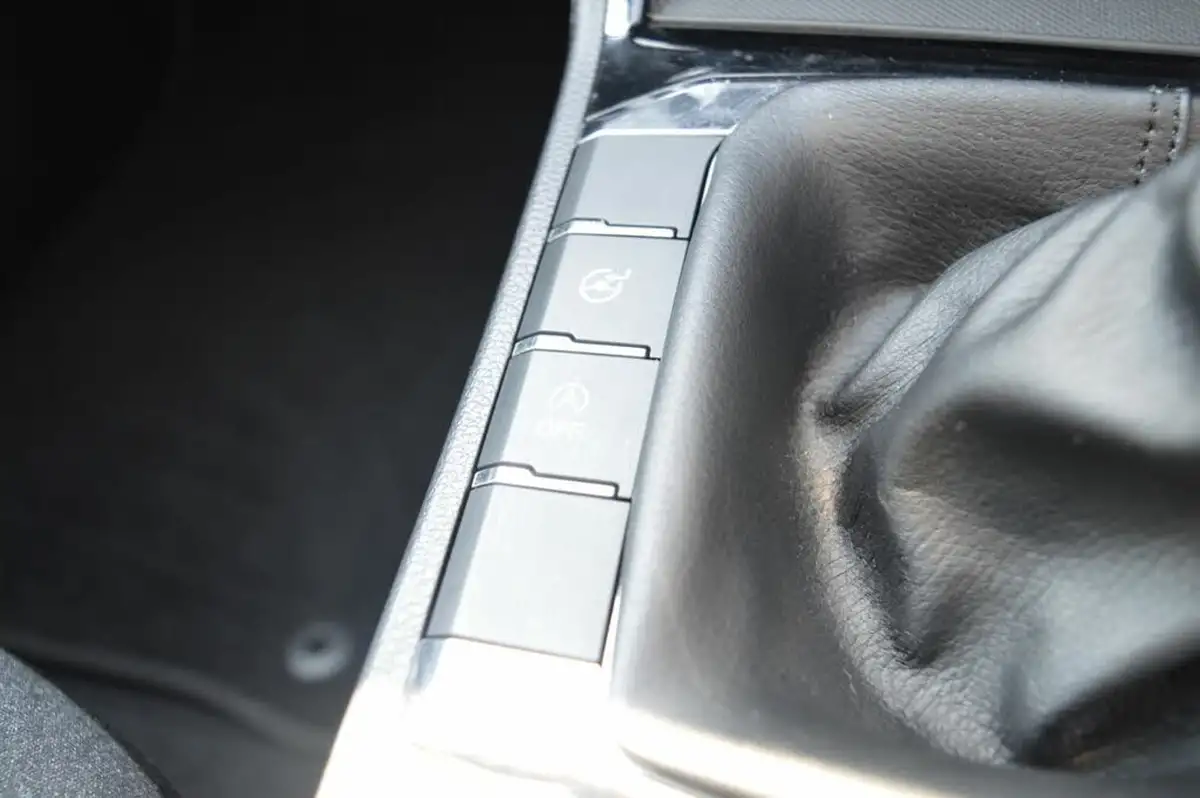 2021-kgm-ssangyong-korando-15-elx-big-23