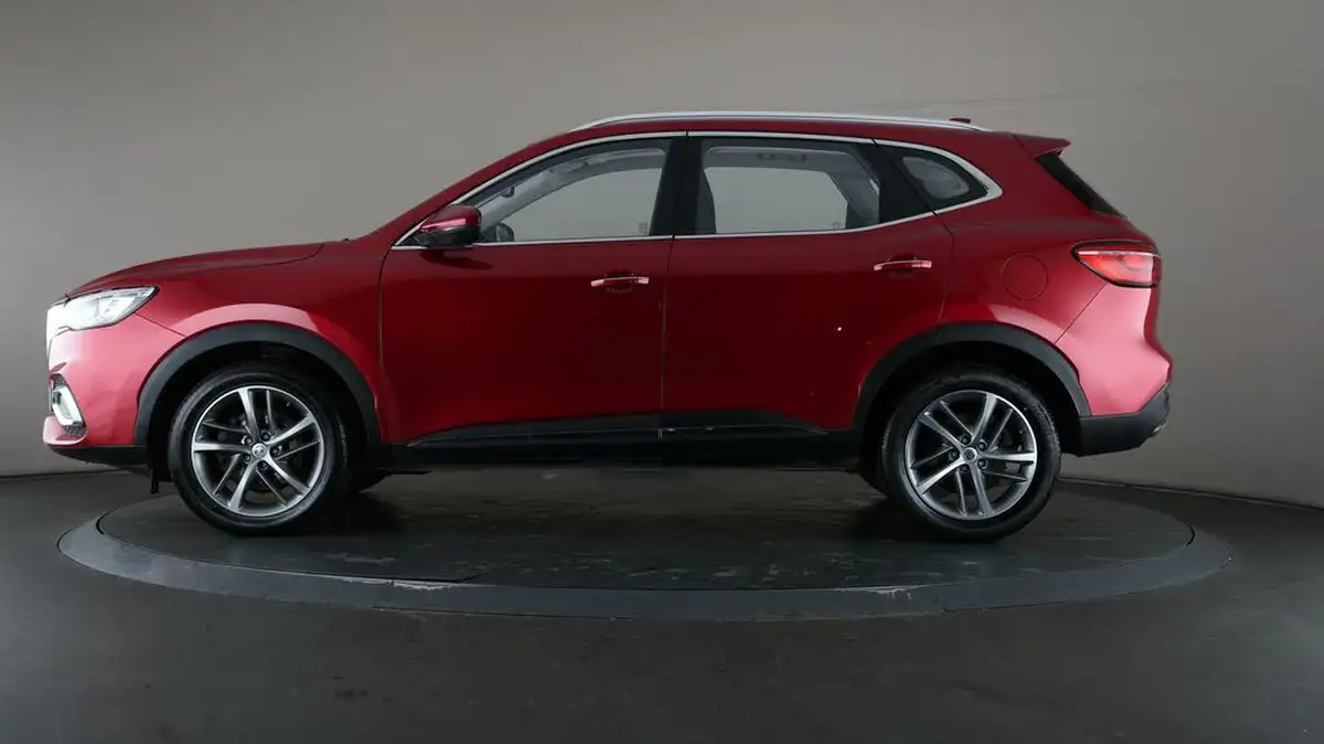 2021-mg-hs-15t-gdi-exclusive-162ps-big-35