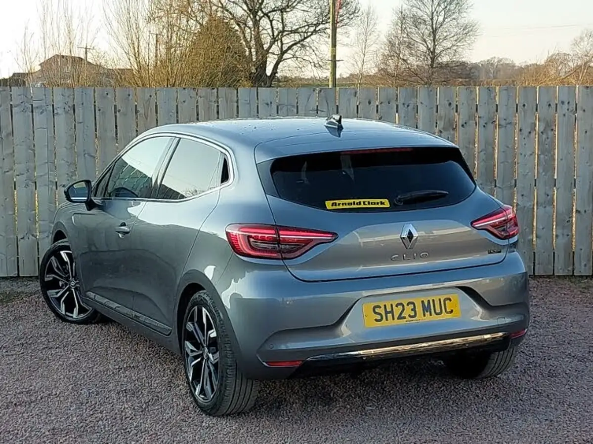 2023-renault-clio-16-techno-big-1