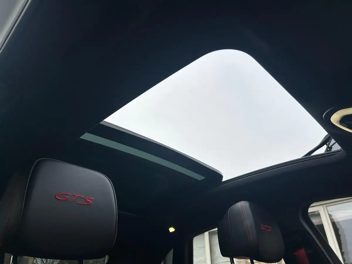 2016-porsche-macan-30-gts-big-8
