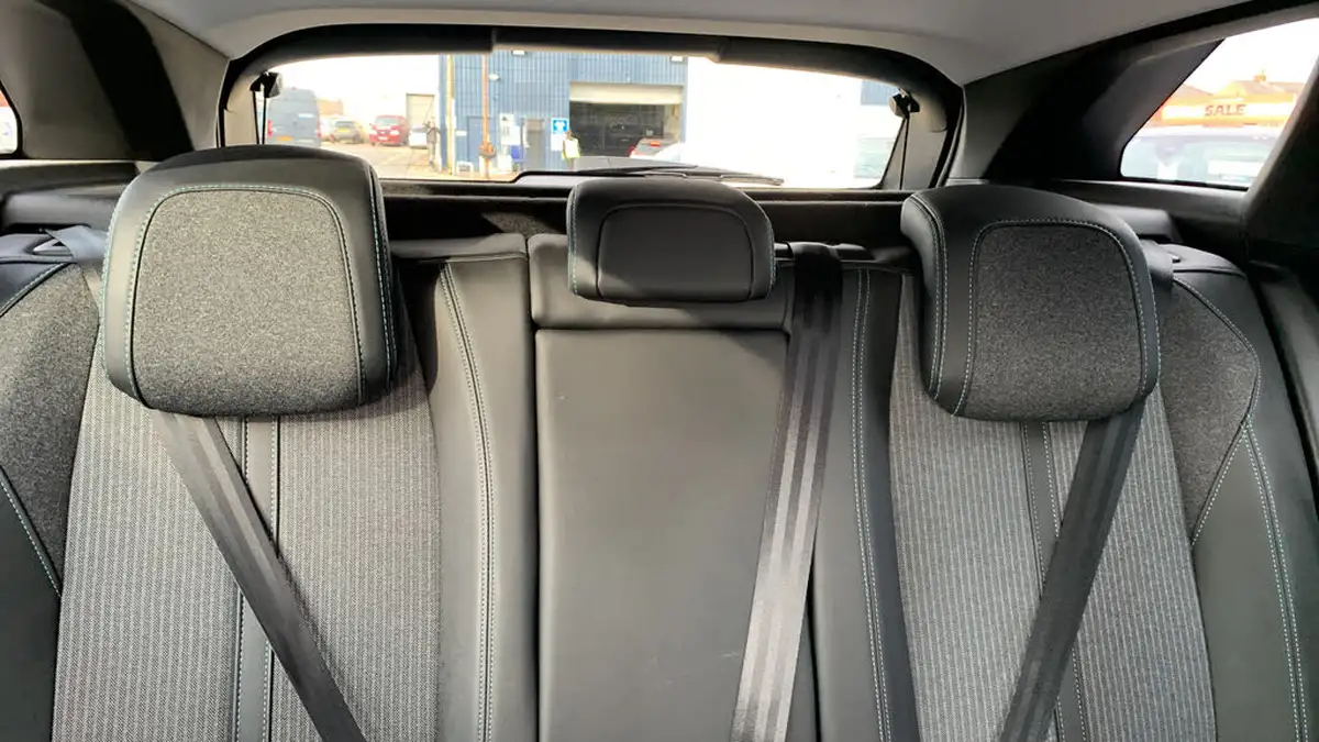 2021-peugeot-3008-suv-12-puretech-allure-eat8-big-32