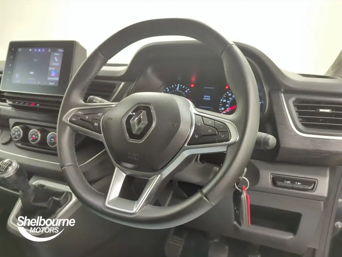 2023-renault-trafic-passenger-20-blue-dci-sl28-150-sport-big-3