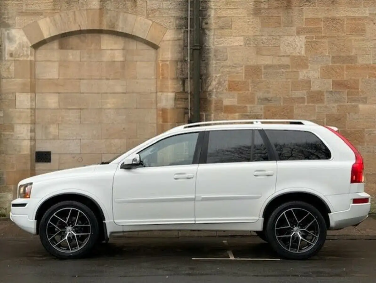 2014-volvo-xc90-24td-es-big-24