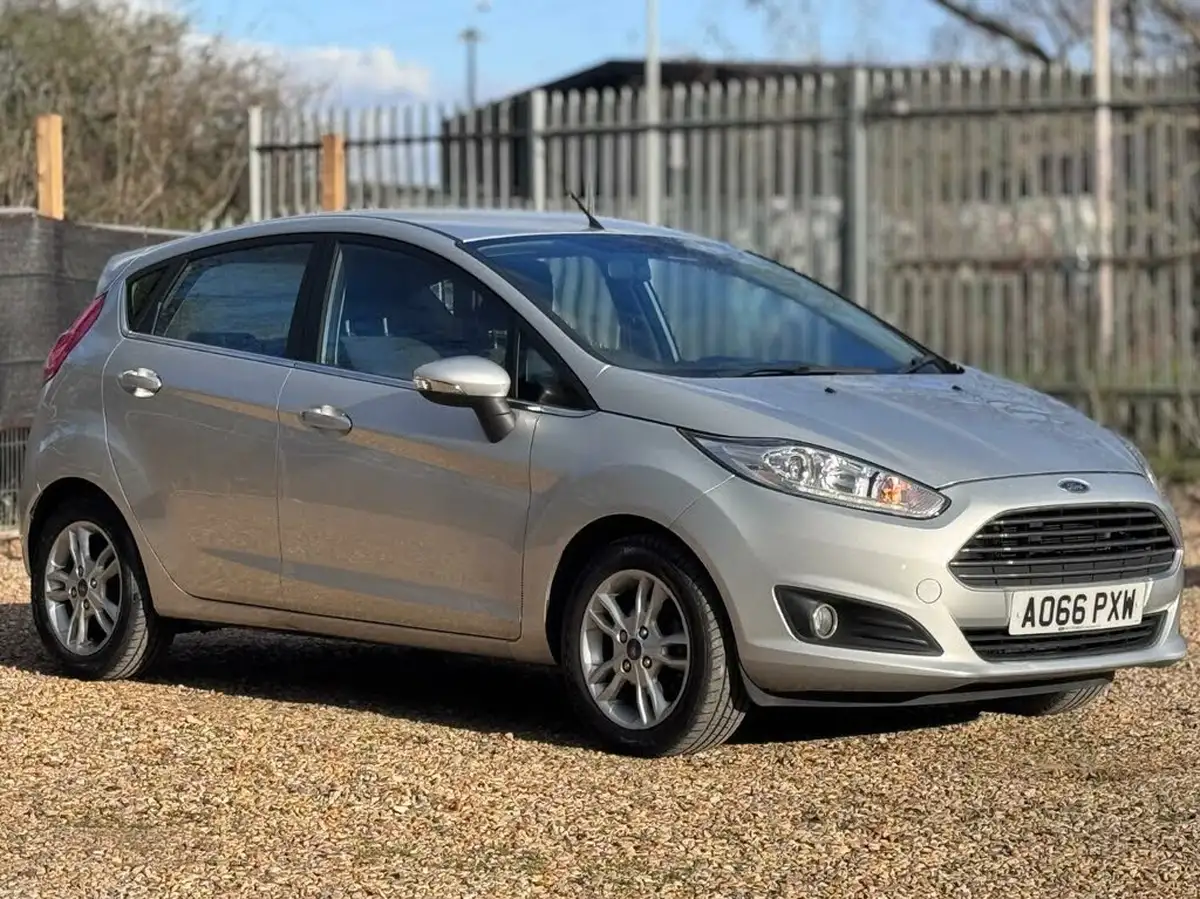 2016-ford-fiesta-125-zetec-5d-big-7
