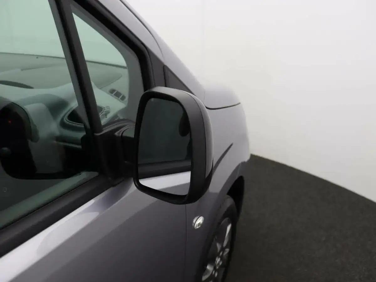 2024-vauxhall-combo-life-e-ultimate-big-54
