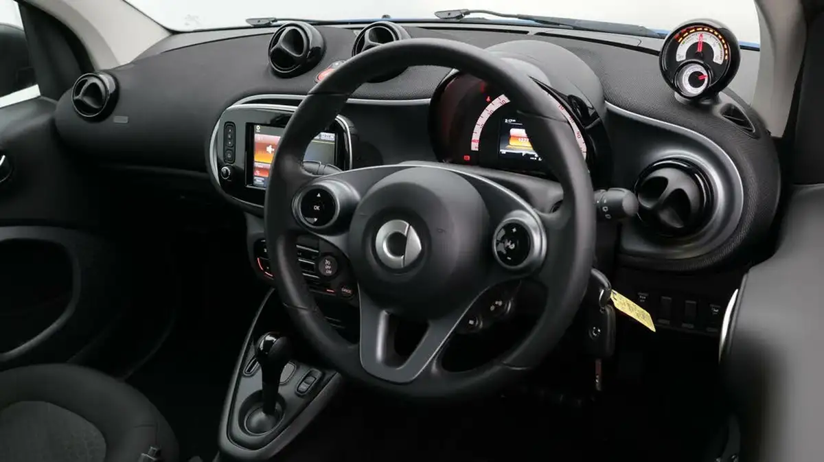 2020-smart-fortwo-eq-passion-advanced-big-9