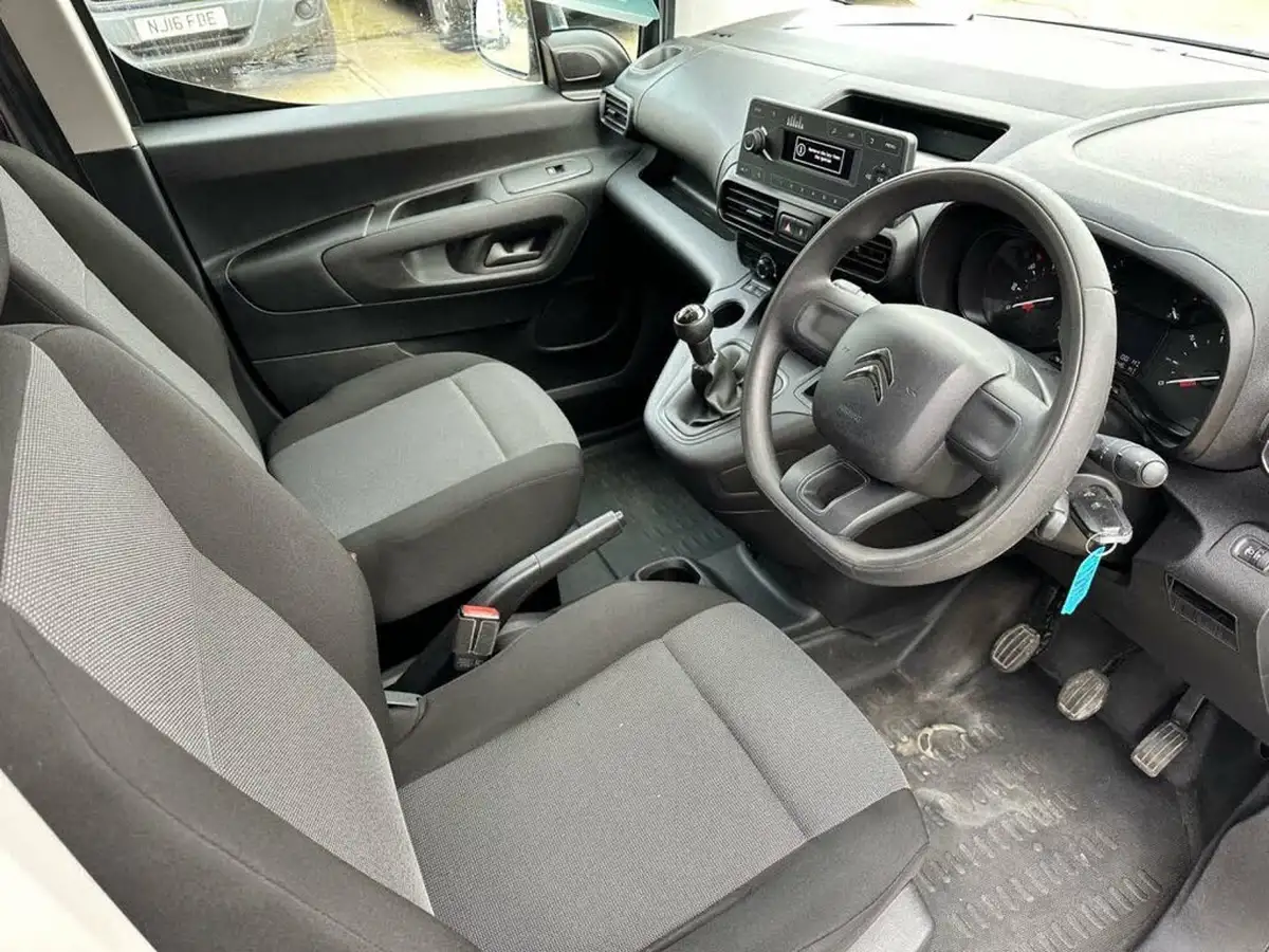 2020-citroen-berlingo-15bluehdi-650-x-panel-big-16