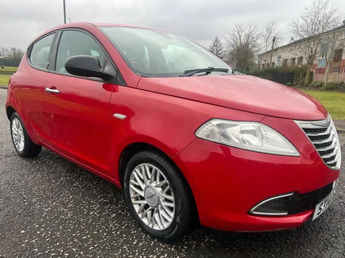 2014-chrysler-ypsilon-12-se-big-11