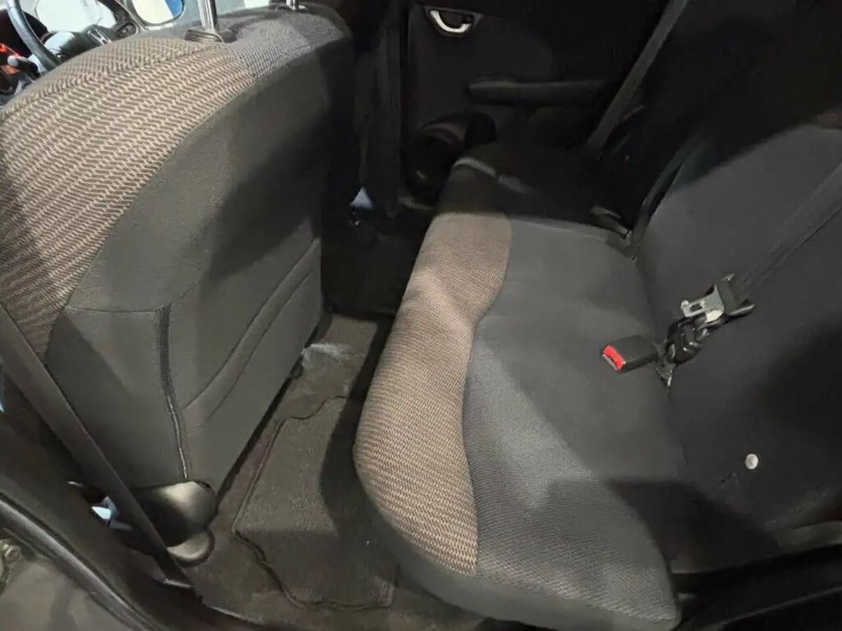 2013-honda-jazz-14-es-plus-big-17