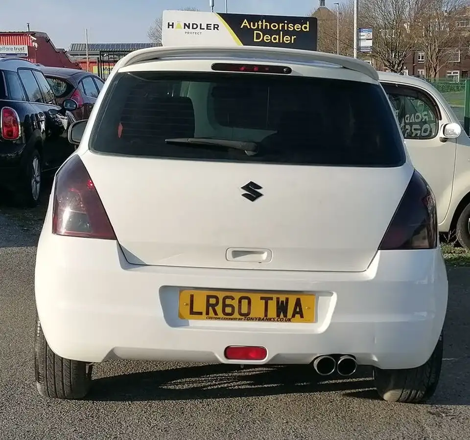2010-suzuki-swift-13-sz3-3d-big-6