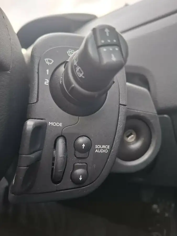 2010-renault-grand-modus-15td-dynamique-15dci-86bhp-big-14