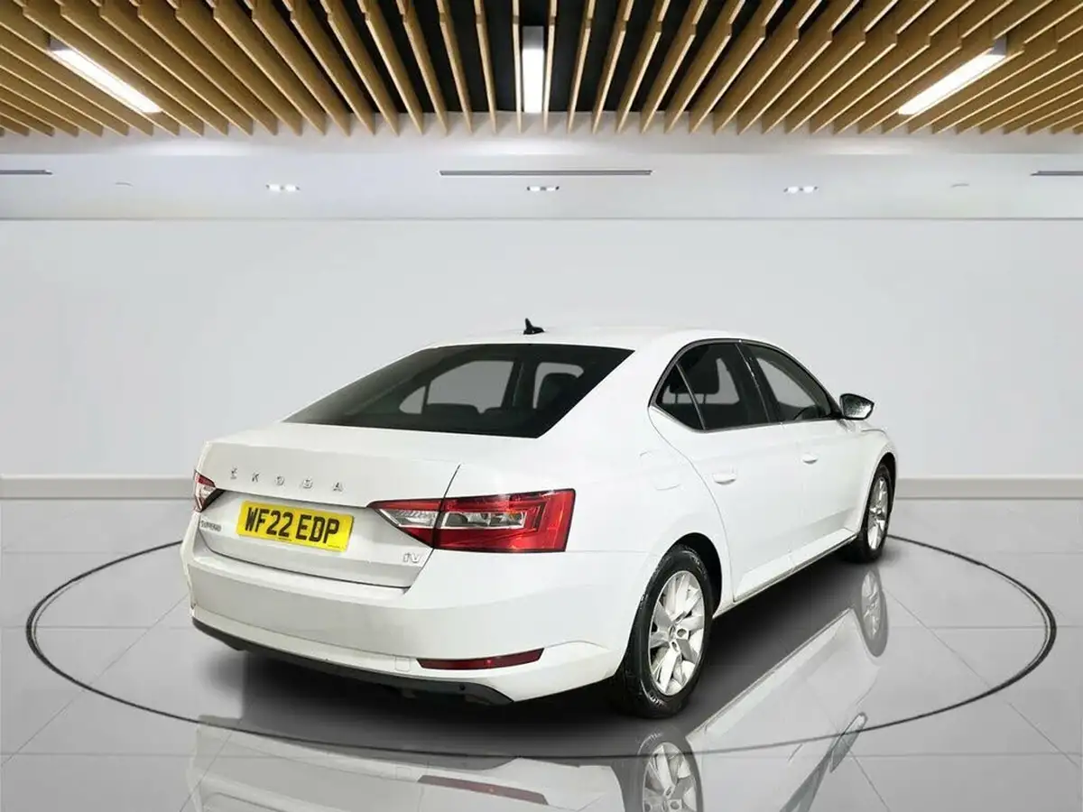 2022-skoda-superb-14-tsi-se-technology-218ps-hatchback-big-7