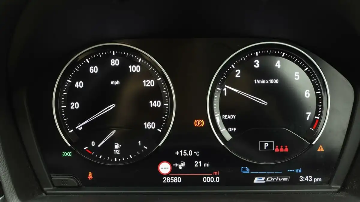 2021-bmw-x1-15-xdrive-25e-phev-xline-big-9