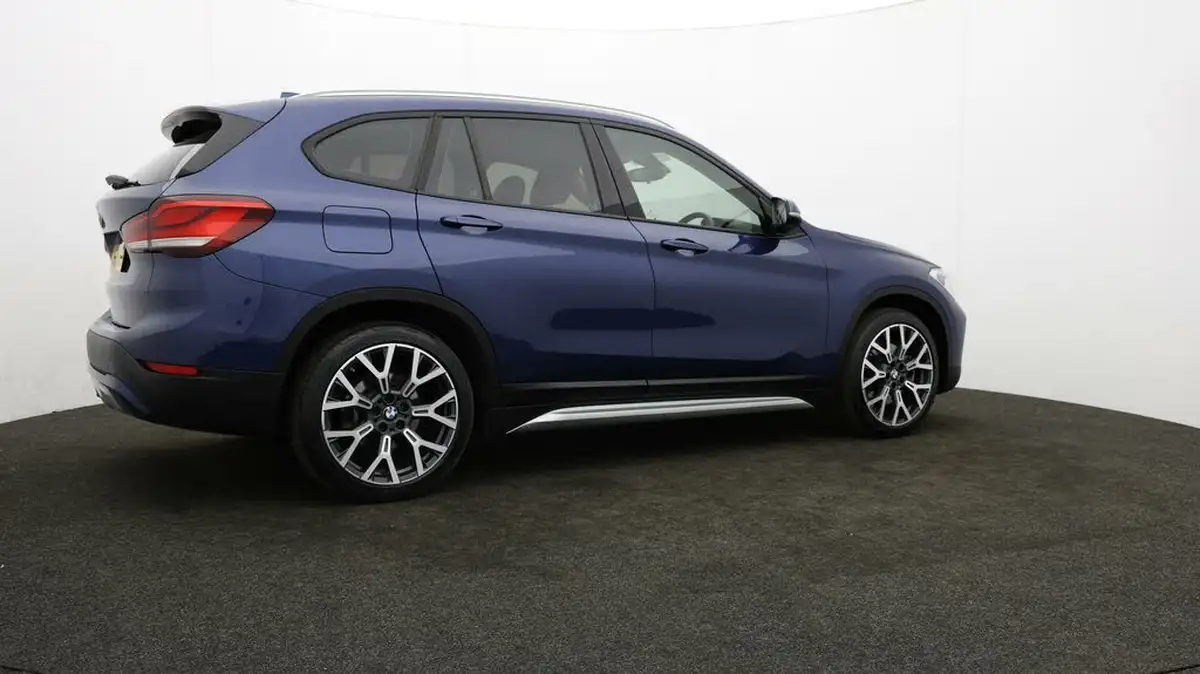 2021-bmw-x1-15-xdrive-25e-phev-xline-big-26