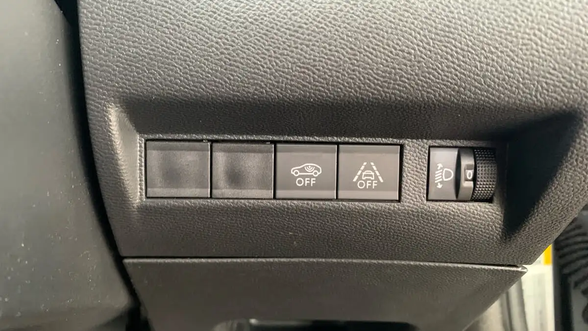 2021-peugeot-2008-suv-12-puretech-allure-130bhp-eat8-big-33