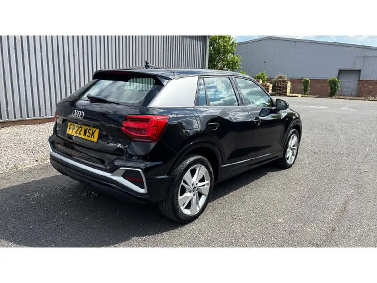 2022-audi-q2-15-35-tfsi-s-line-tronic-big-33