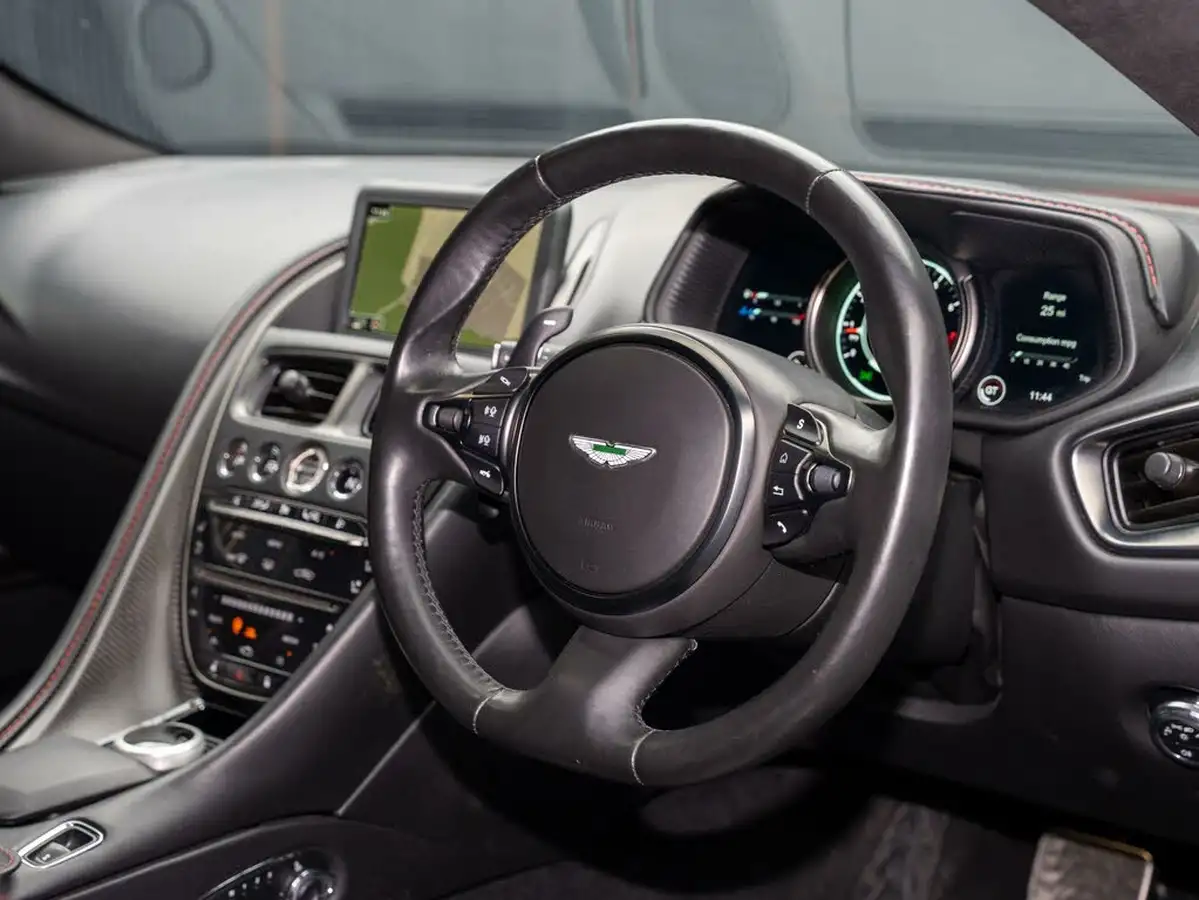 2020-aston-martin-db11-40-v8-503bhp-big-3