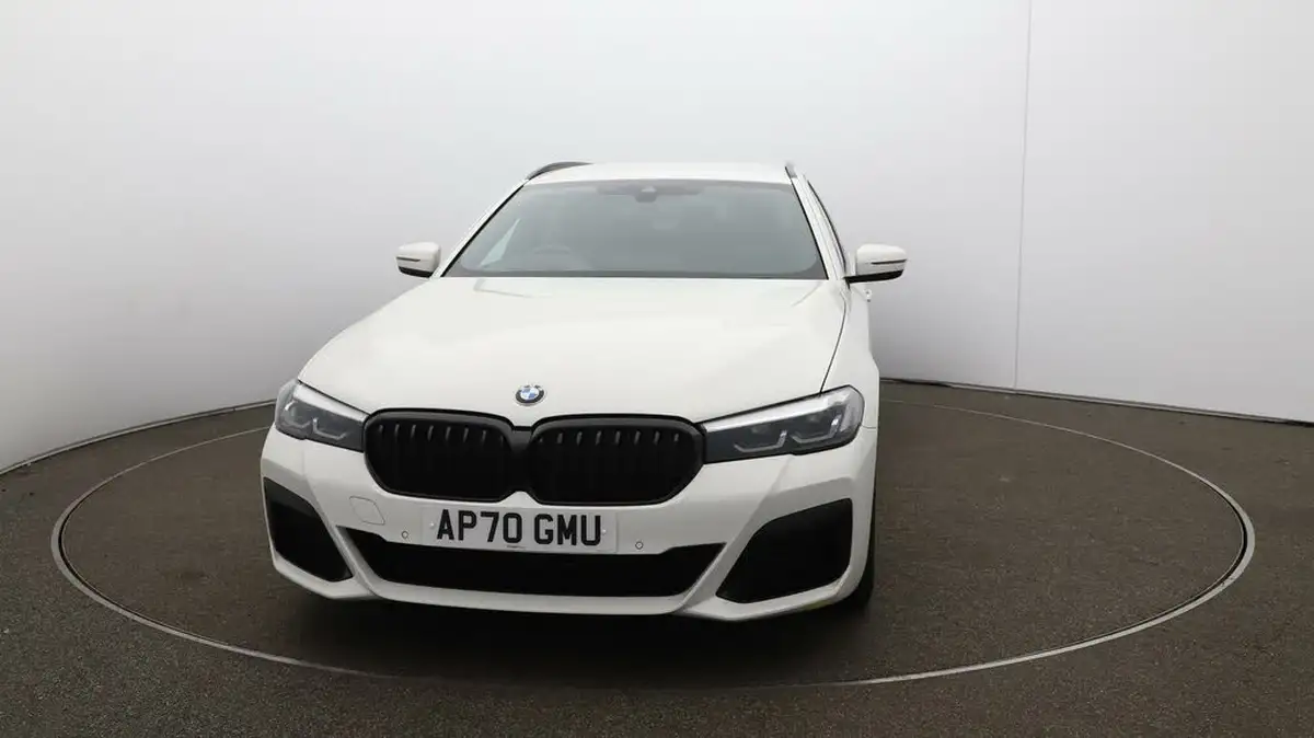 2020-bmw-5-series-big-31