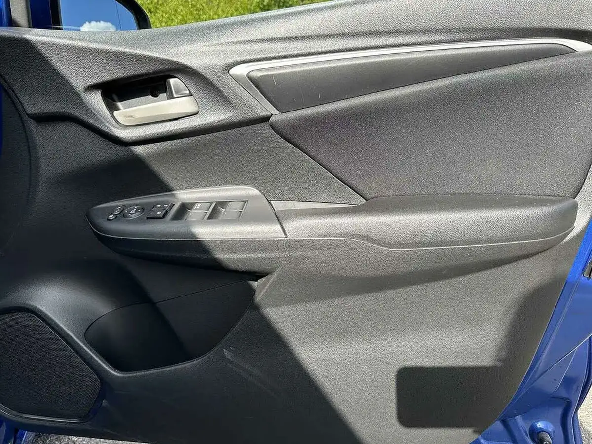 2019-honda-jazz-13-i-vtec-se-cvt-big-25