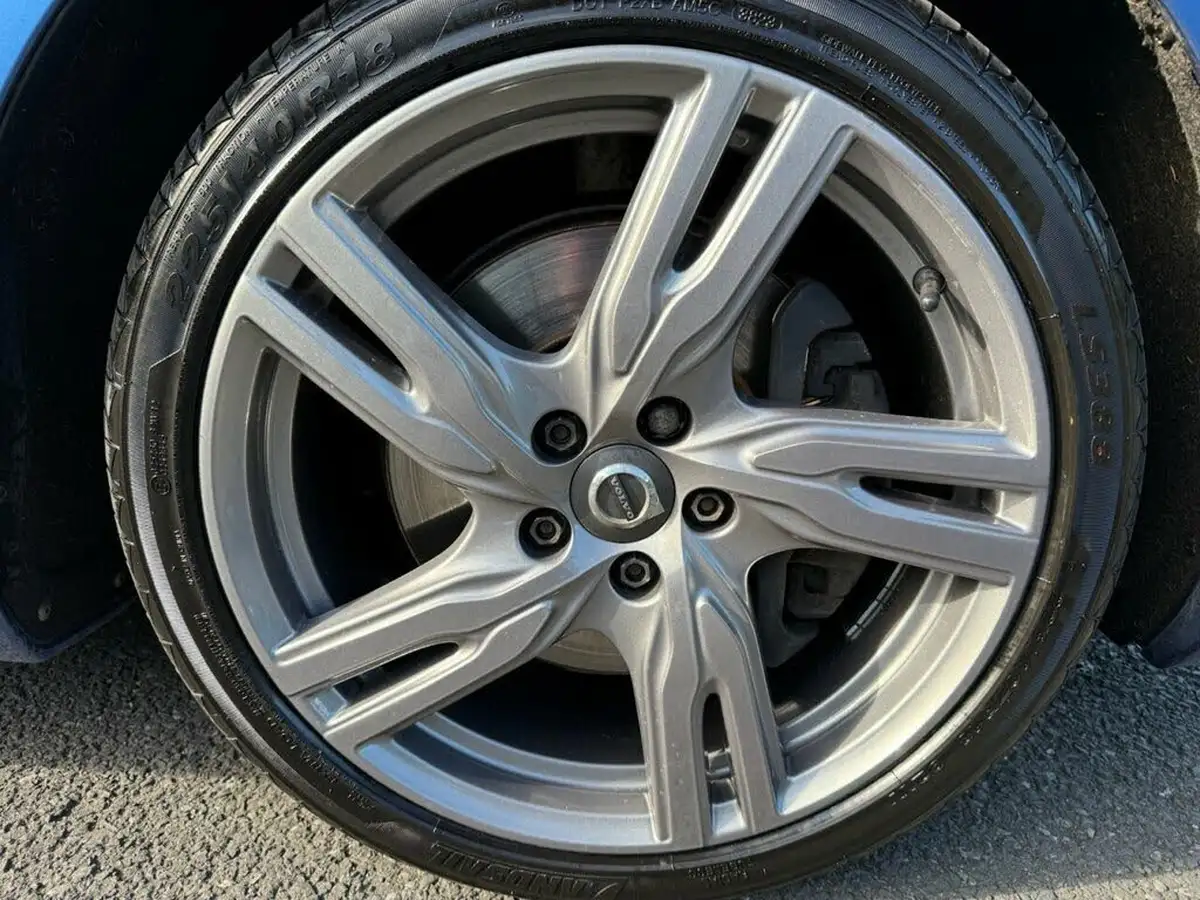 2018-volvo-v40-20td-d3-r-design-pro-big-3