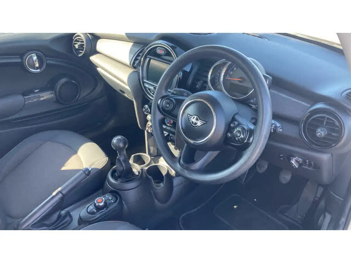 2020-mini-cooper-15-cooper-classic-nav-hatchback-3d-big-10