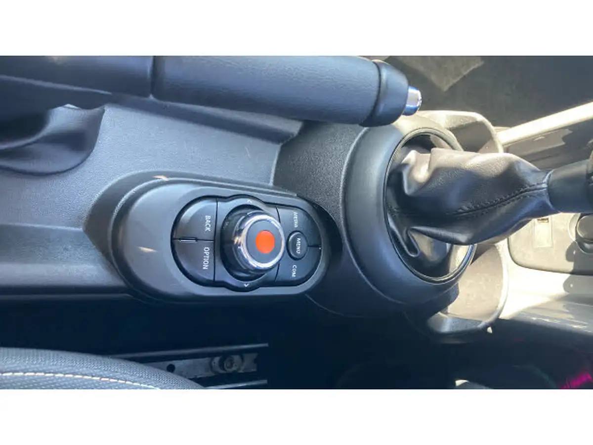 2020-mini-cooper-15-cooper-classic-nav-hatchback-3d-big-34