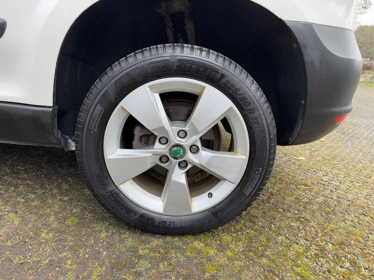 2013-skoda-yeti-20td-se-plus-140bhp-4x4-big-55